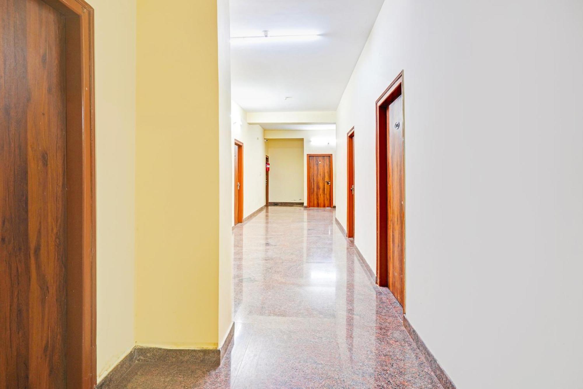 Super Hotel O Srigandhakavalu Formerly Chamundeshwari Lodging Jālahalli Extérieur photo