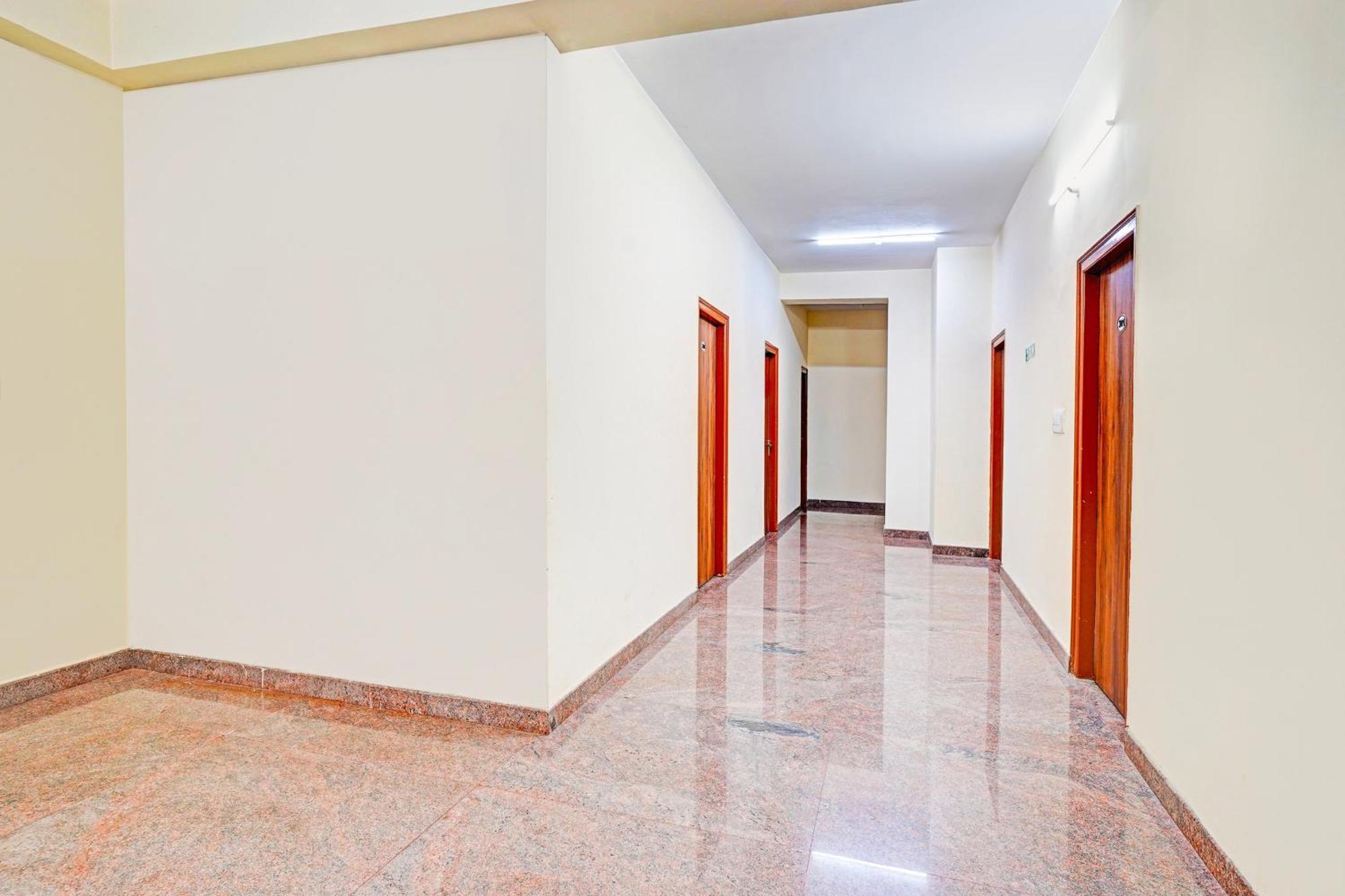 Super Hotel O Srigandhakavalu Formerly Chamundeshwari Lodging Jālahalli Extérieur photo
