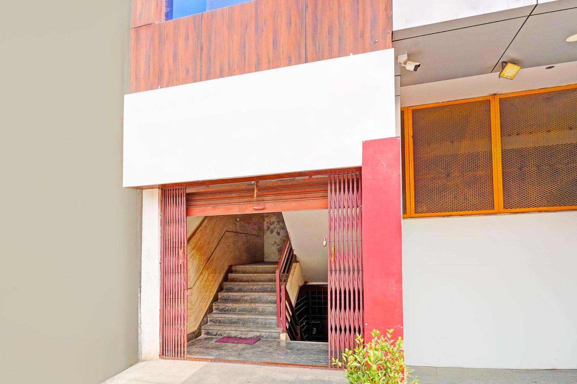 Super Hotel O Srigandhakavalu Formerly Chamundeshwari Lodging Jālahalli Extérieur photo